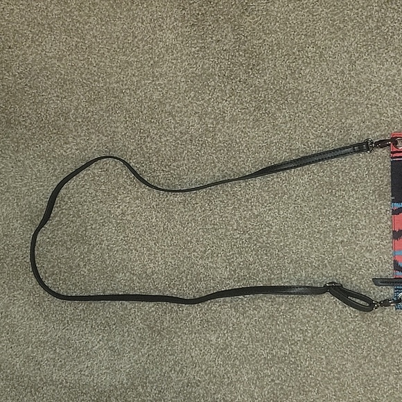Fabletics Multicolor Crossbody - Picture 3 of 7